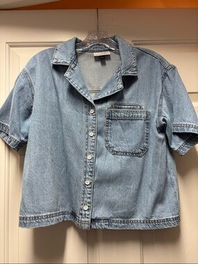 Universal Thread Light Blue Denim Short-Sleeve Button-Down Shirt XS preppy